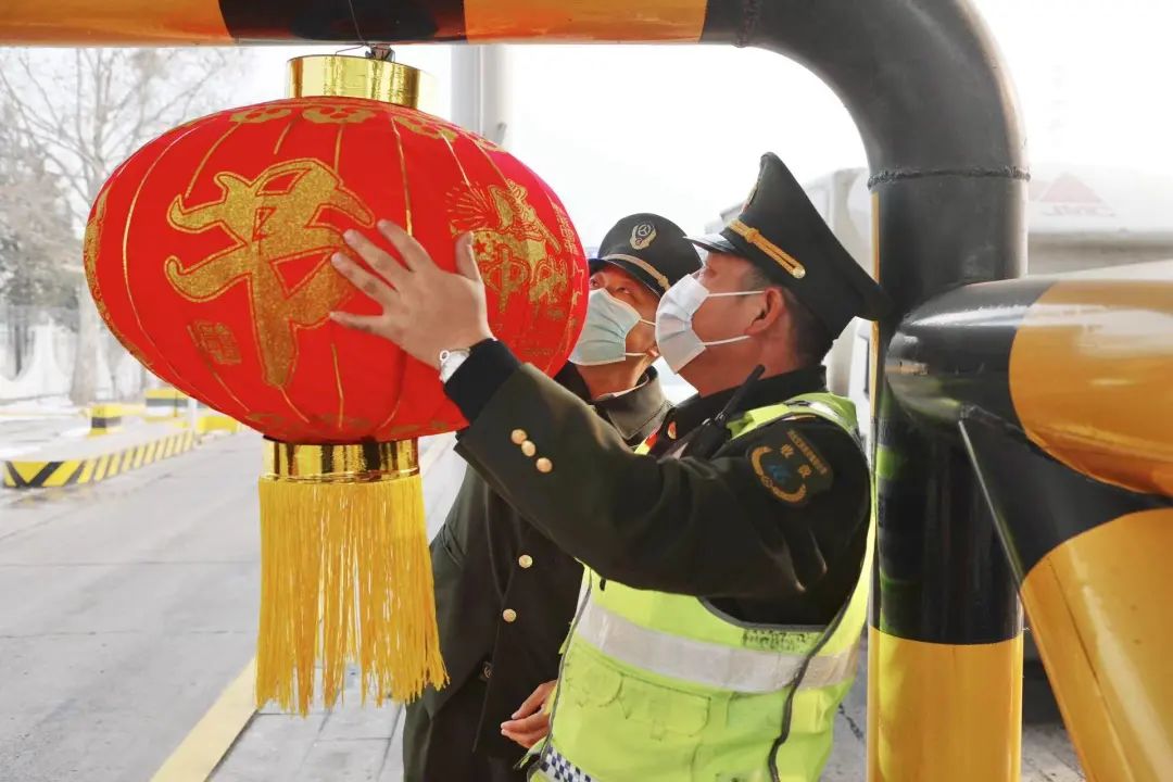 高速服务区大变样!停车更便、服务更暖