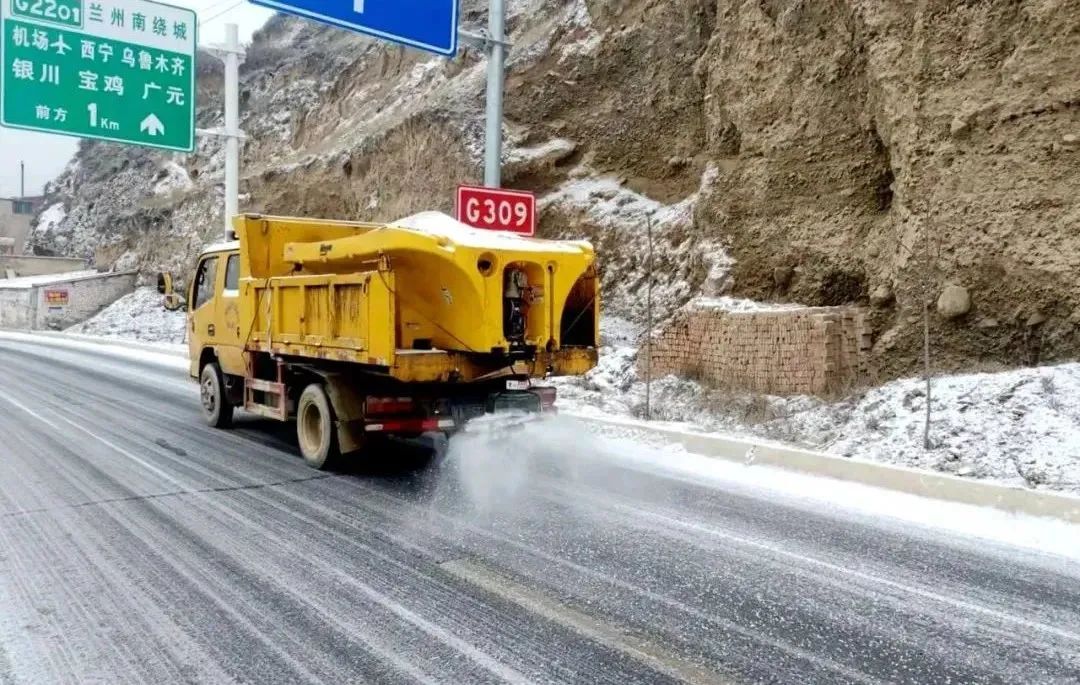 高速服务区大变样!停车更便、服务更暖