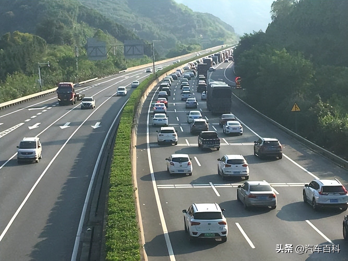 跑高速养成这8个习惯,基本不会出事故,老司机都这么做