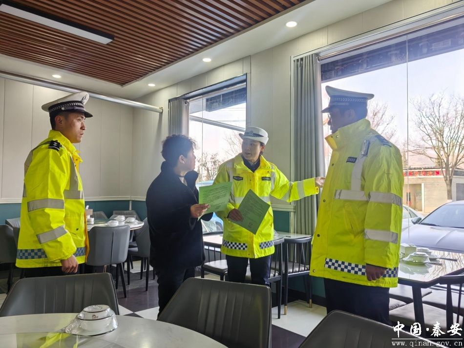 秦安县交管大队多措并举,治理城区违停高发区域交通秩序