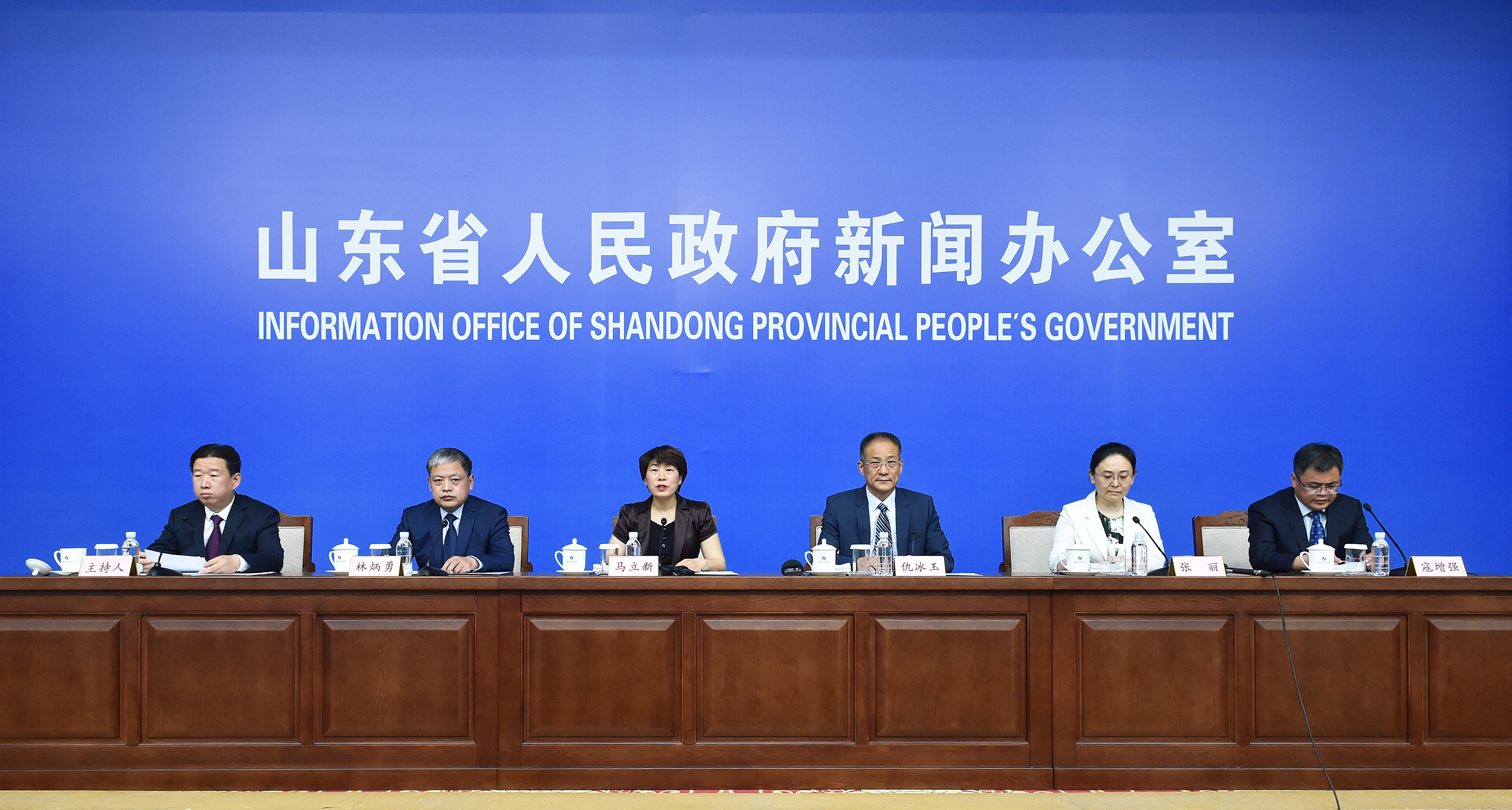 我省新冠肺炎疫情防控和疫苗接种进展情况介绍