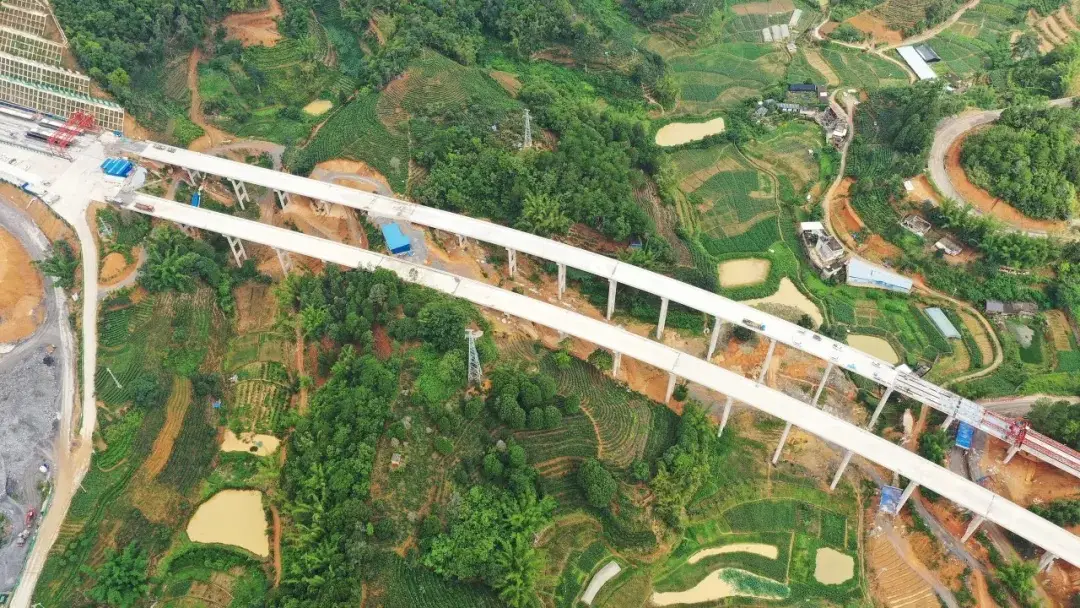 我国高速公路里程达 18.36 万公里,部分省份建设情况及争议