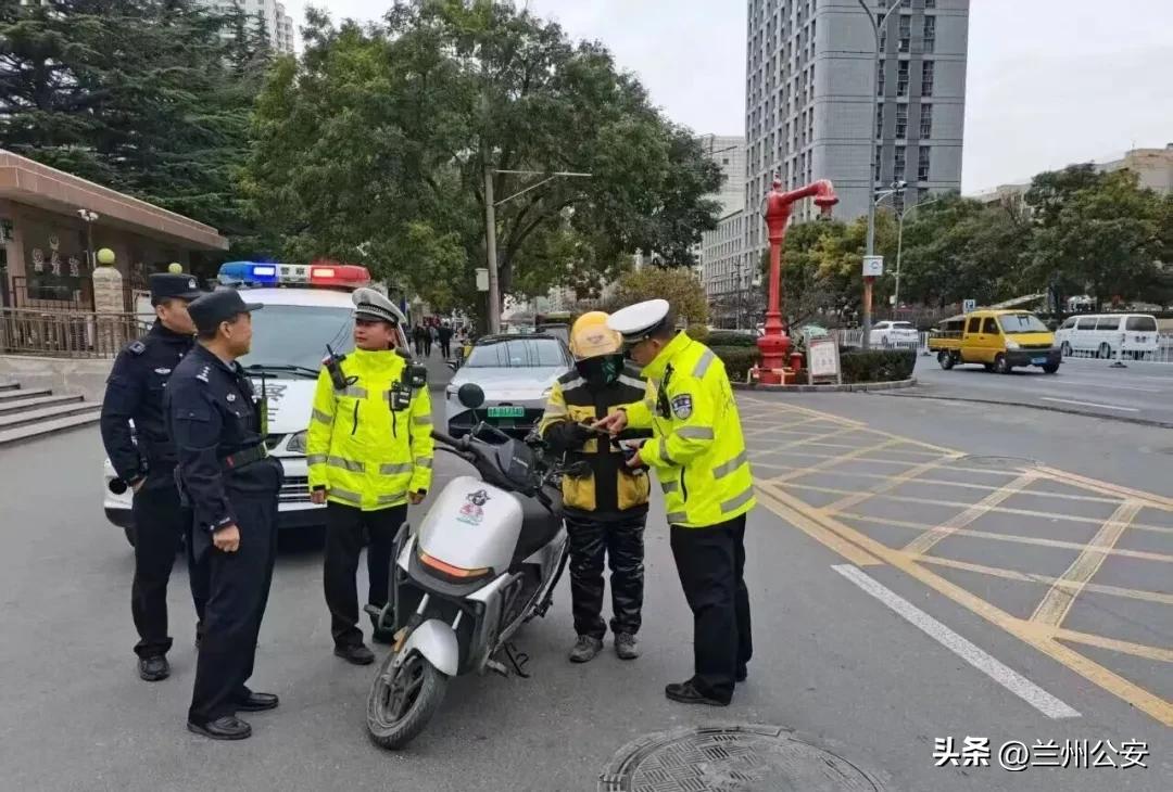 兰州七里河多部门联动整治违法高发地段,守护出行安全