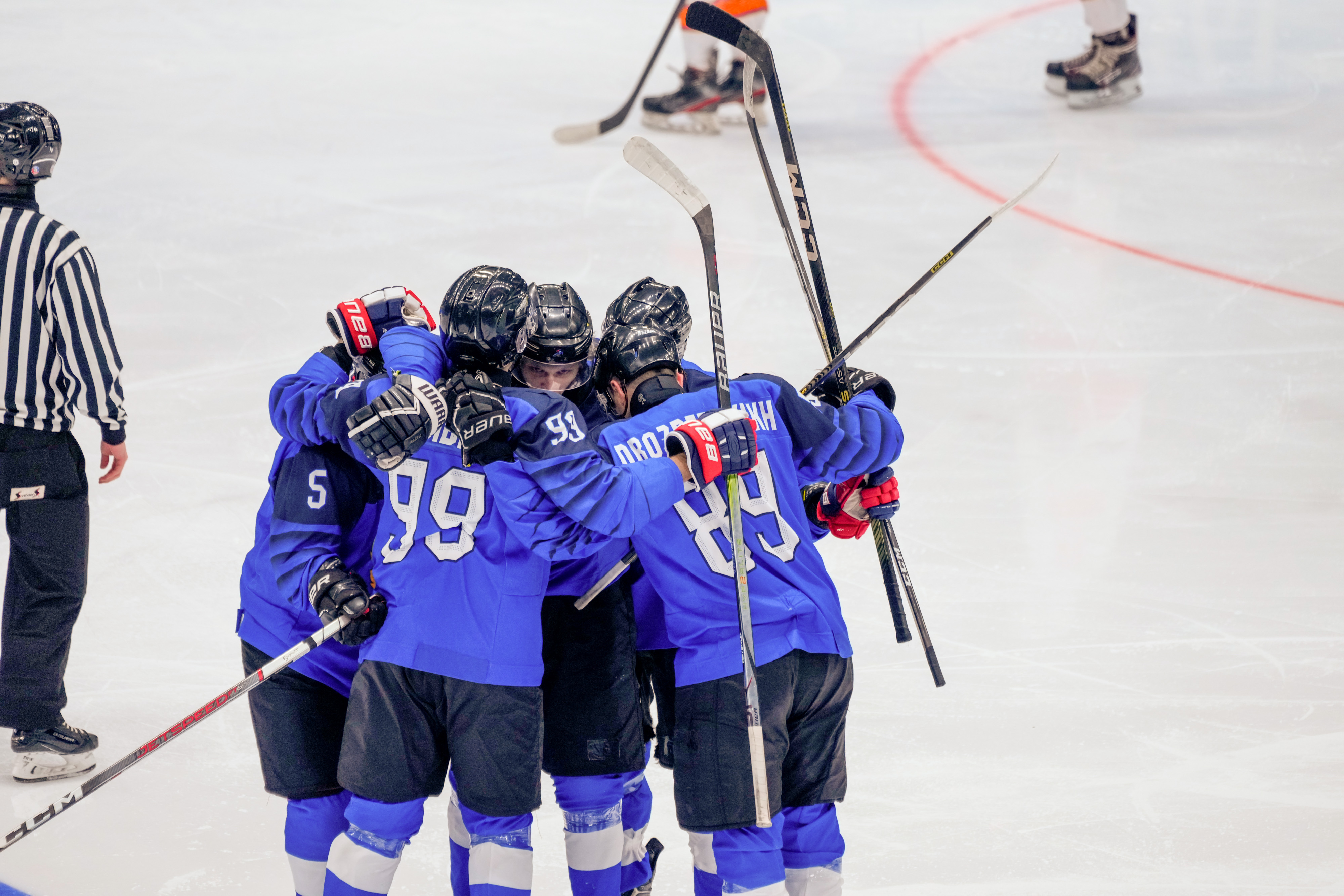 第九届亚冬会火炬传递在哈尔滨举行,燃冰雪激情与活力