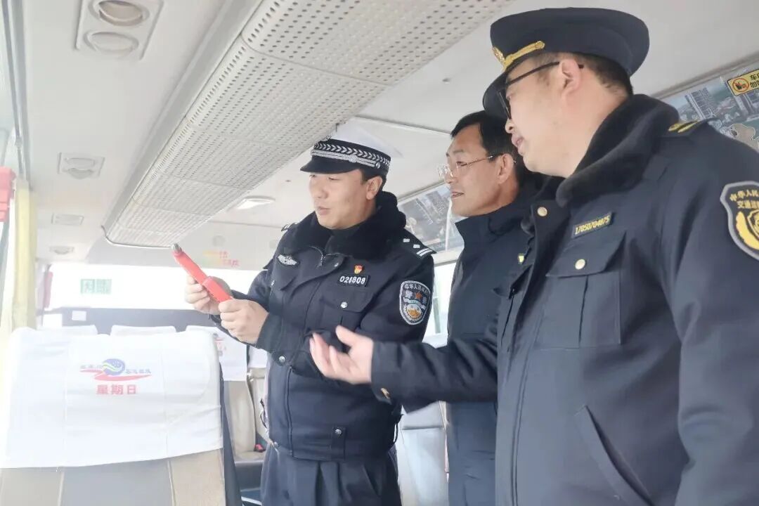 2026年春运天水公安交警深入客运企业开展违章安全教育