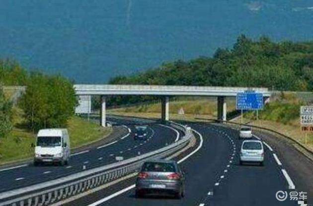 高速开车别忽快忽慢 保持匀速更安全
