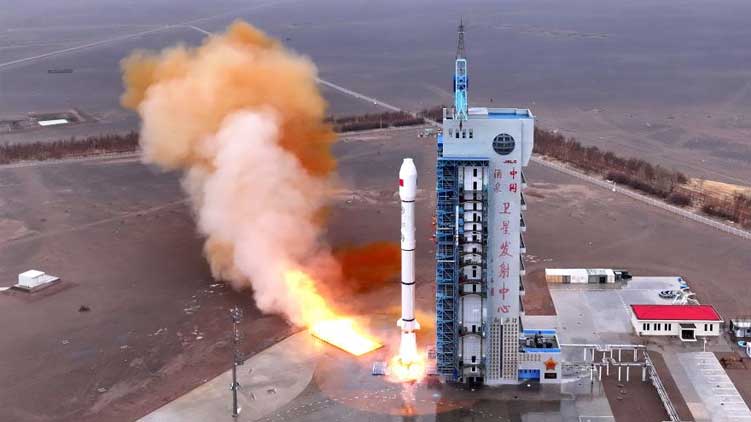 美妆博主称举报占用应急车道有高额奖励,真相究竟如何?